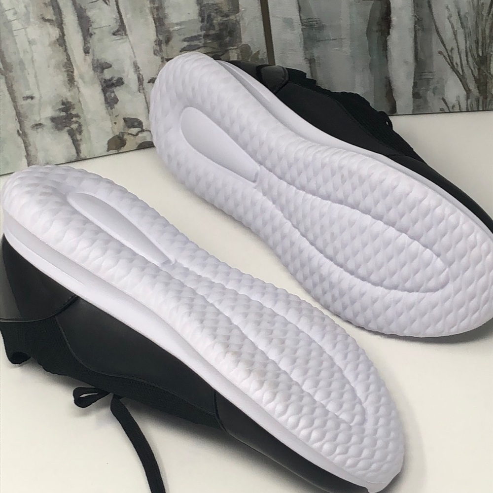 NWT Michael Kors women’s sneakers - Picture 12 of 12